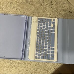 Bluetooth Keyboard with Case - Light Blue